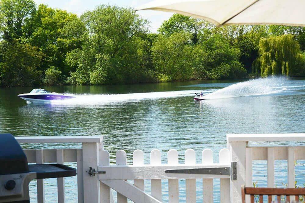 Mallard Lodge Cirencester Eksteriør billede